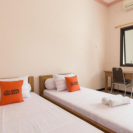 คูลคอสต์ ชาเรียะฮ์ เนียร์ Upn เวเทแรน Hotel Medokanayu ภายนอก รูปภาพ