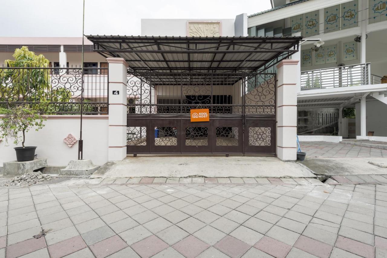 คูลคอสต์ ชาเรียะฮ์ เนียร์ Upn เวเทแรน Hotel Medokanayu ภายนอก รูปภาพ